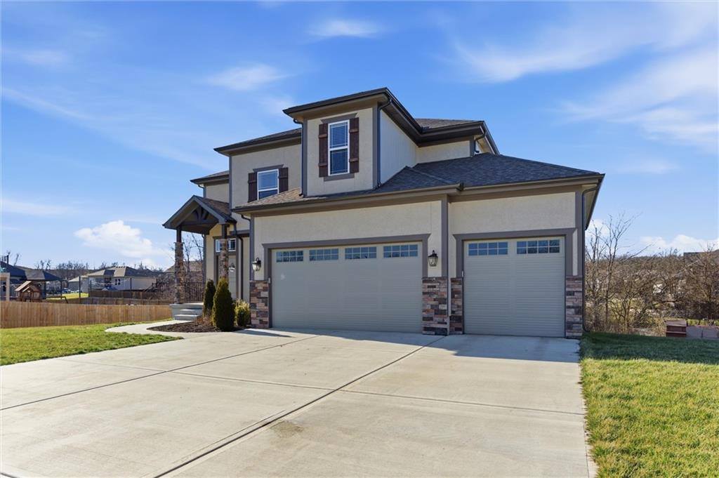 308 East Oak Street, Lone Jack, MO 64070