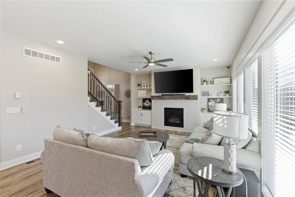 308 East Oak Street, Lone Jack, MO 64070