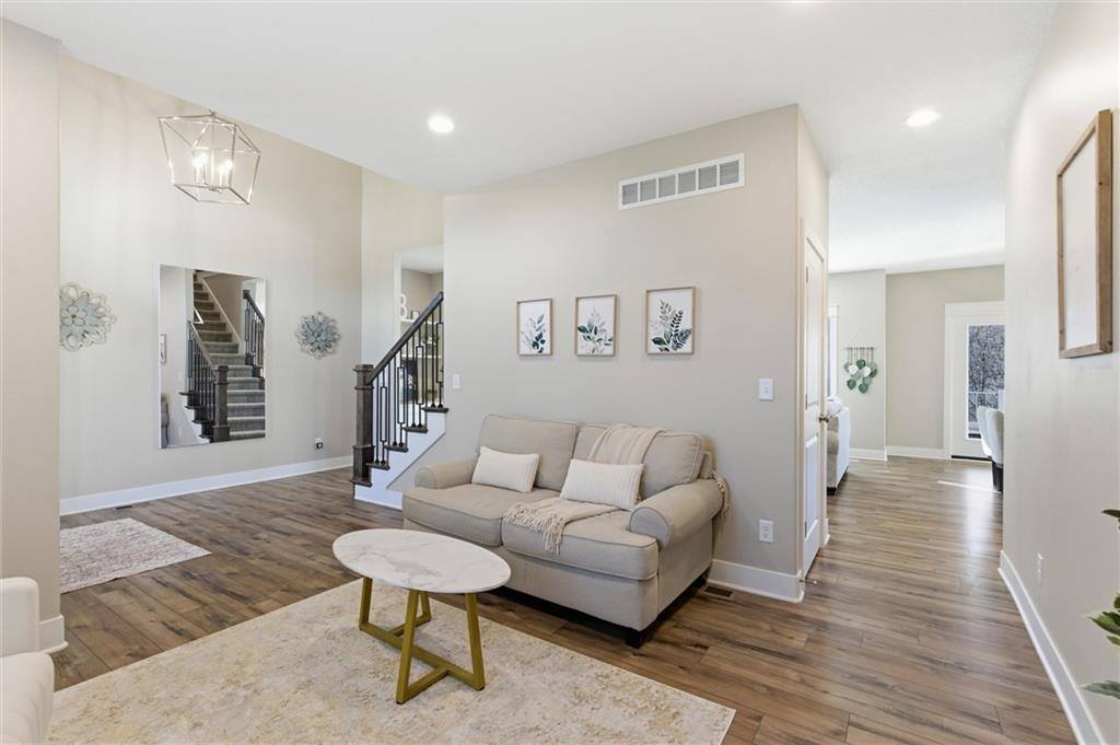 308 East Oak Street, Lone Jack, MO 64070