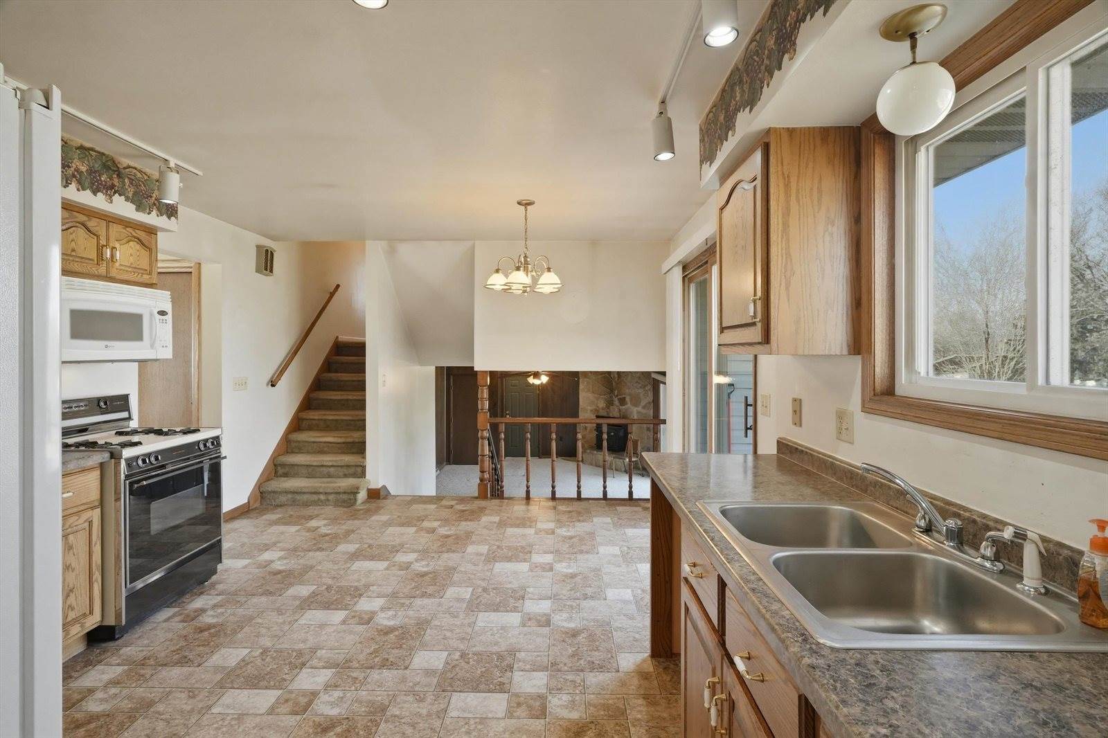 1906 S Cedar Avenue, Marshfield, WI 54449