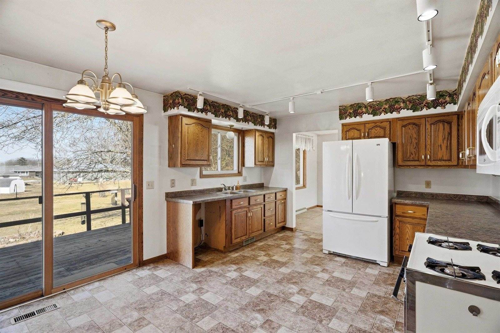1906 S Cedar Avenue, Marshfield, WI 54449