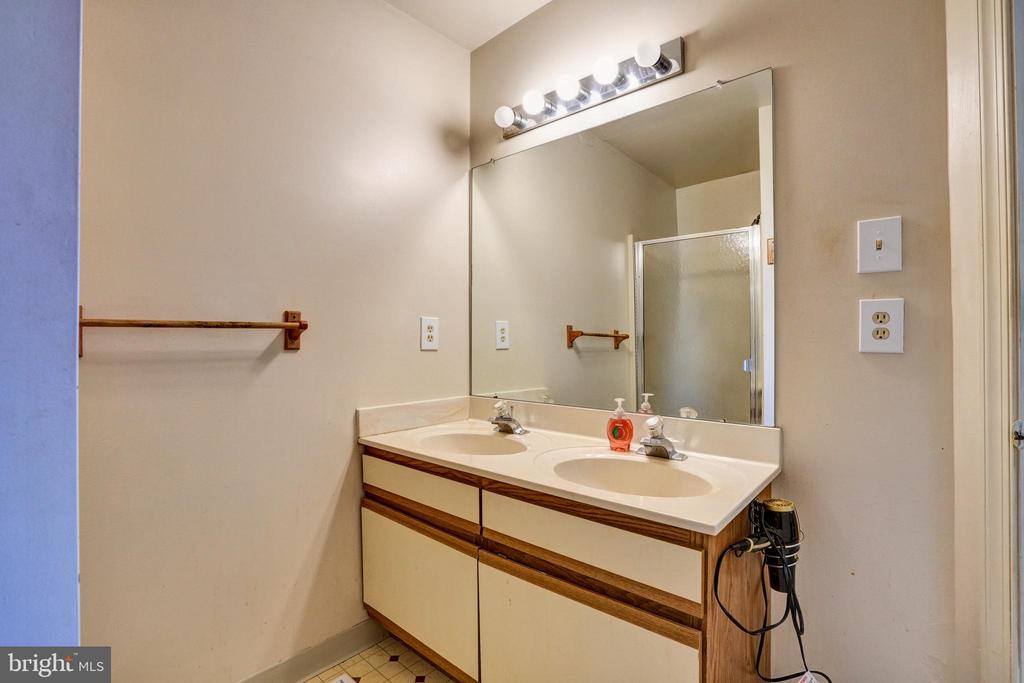 315 Jenville Court, Coatesville, PA 19320