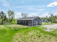 52 Lindsay Drive, Levant, ME 04456