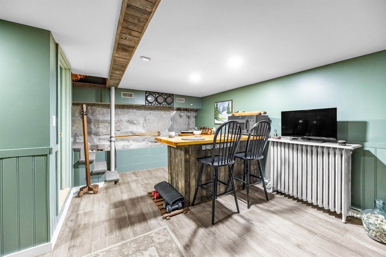 10 Pleasant Street, Winterport, ME 04496