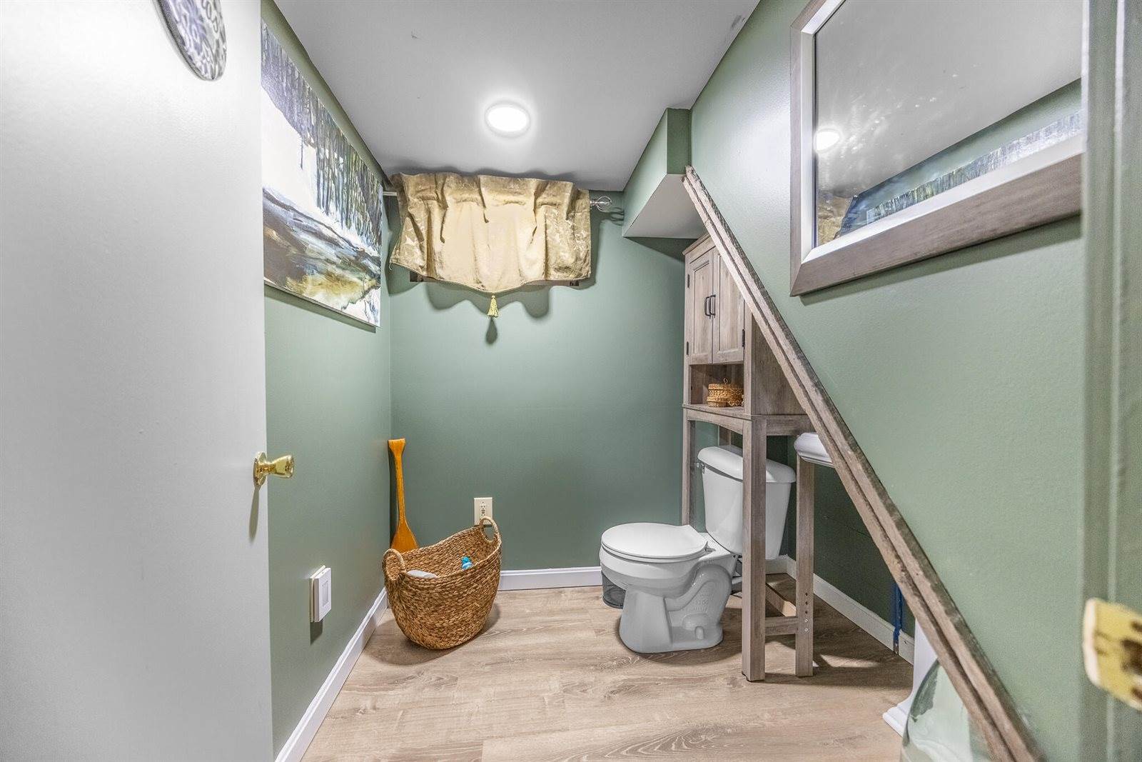 10 Pleasant Street, Winterport, ME 04496