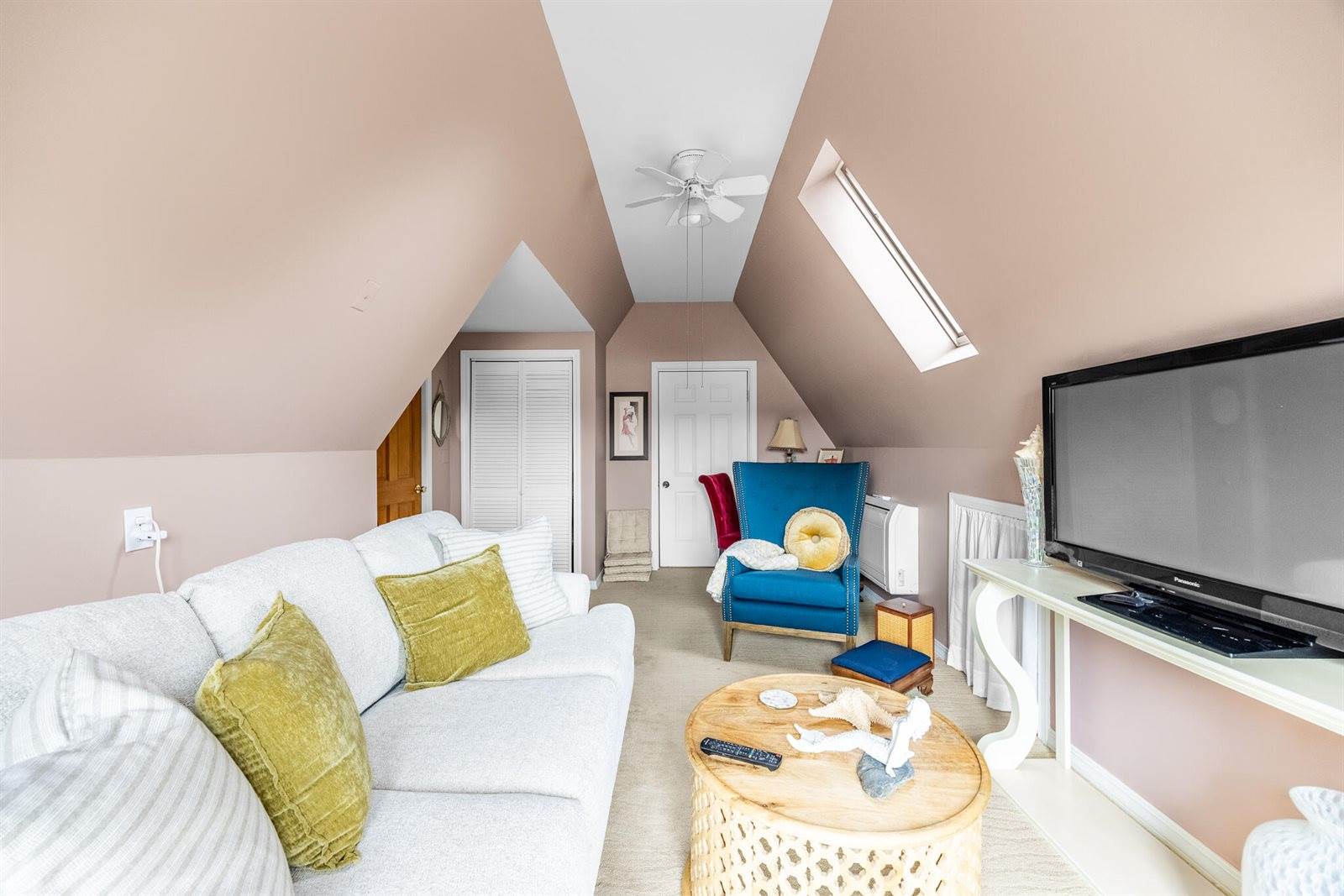 10 Pleasant Street, Winterport, ME 04496