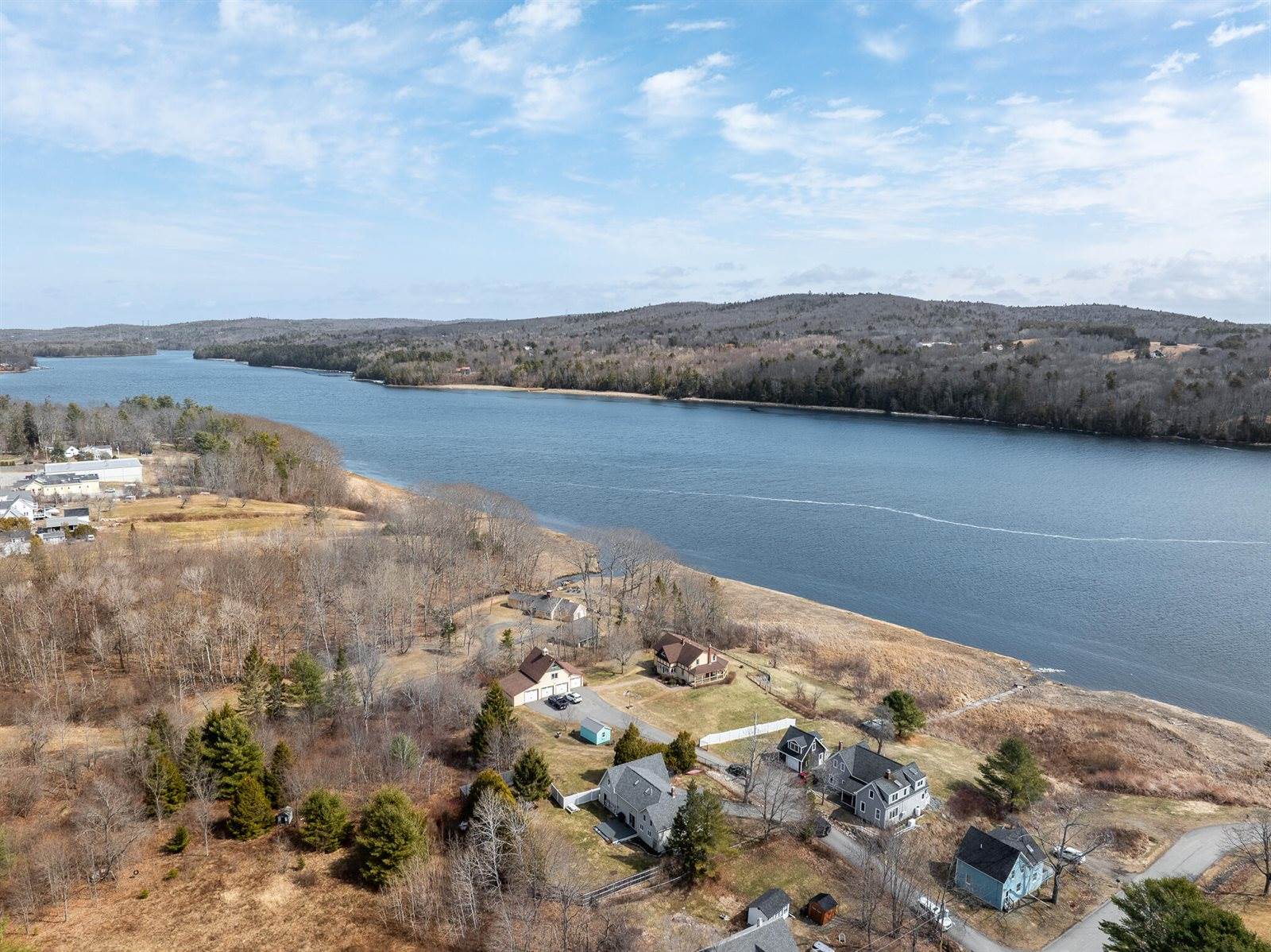 10 Pleasant Street, Winterport, ME 04496