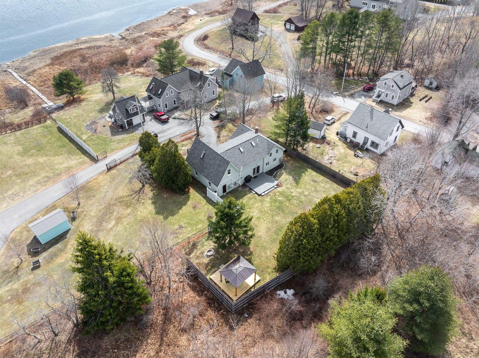 10 Pleasant Street, Winterport, ME 04496