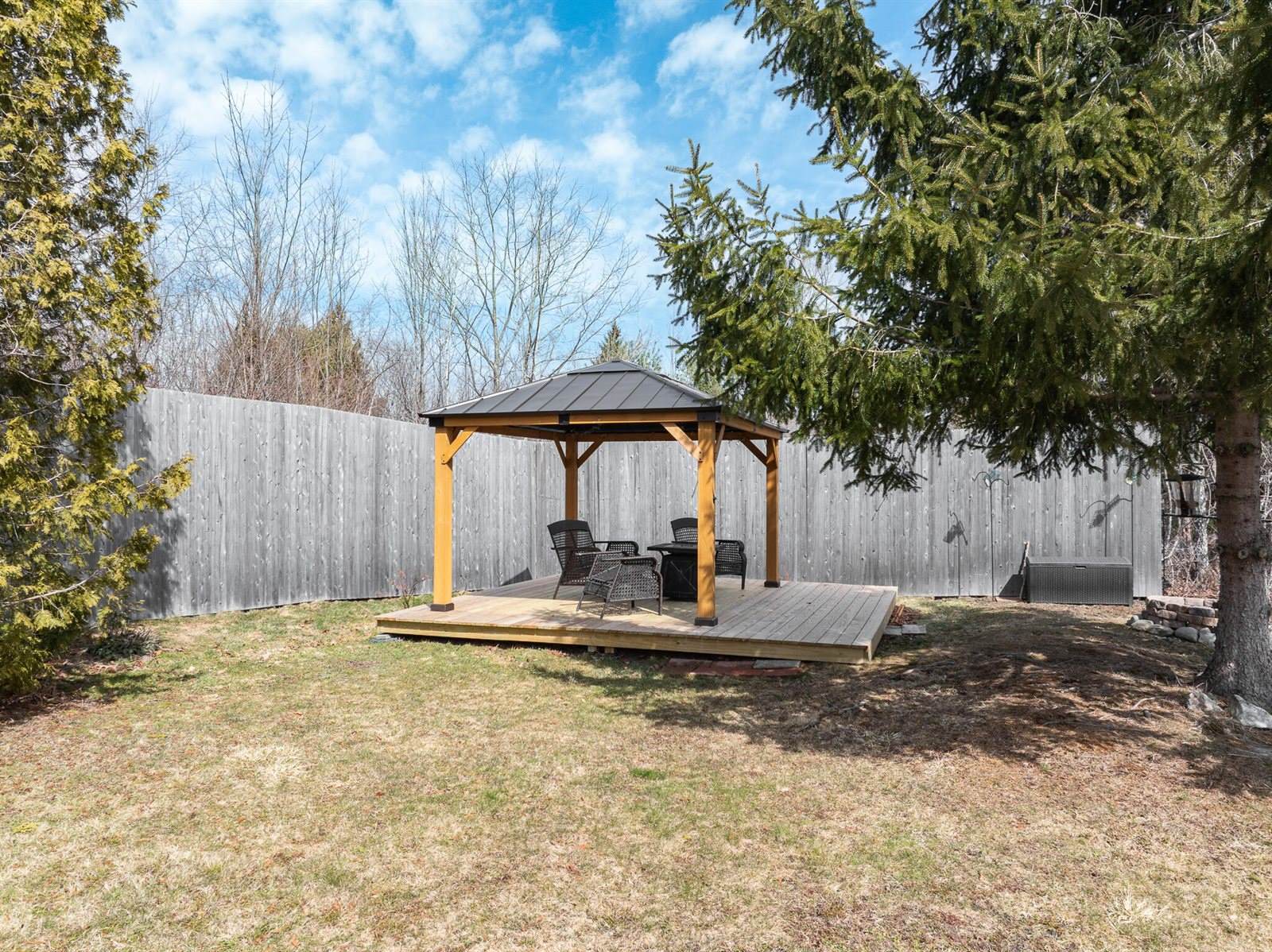 10 Pleasant Street, Winterport, ME 04496