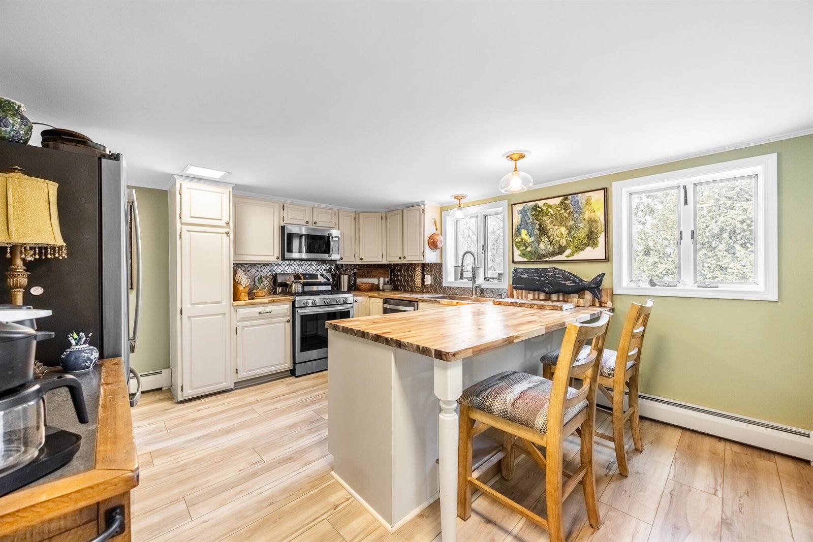 10 Pleasant Street, Winterport, ME 04496