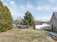 10 Pleasant Street, Winterport, ME 04496