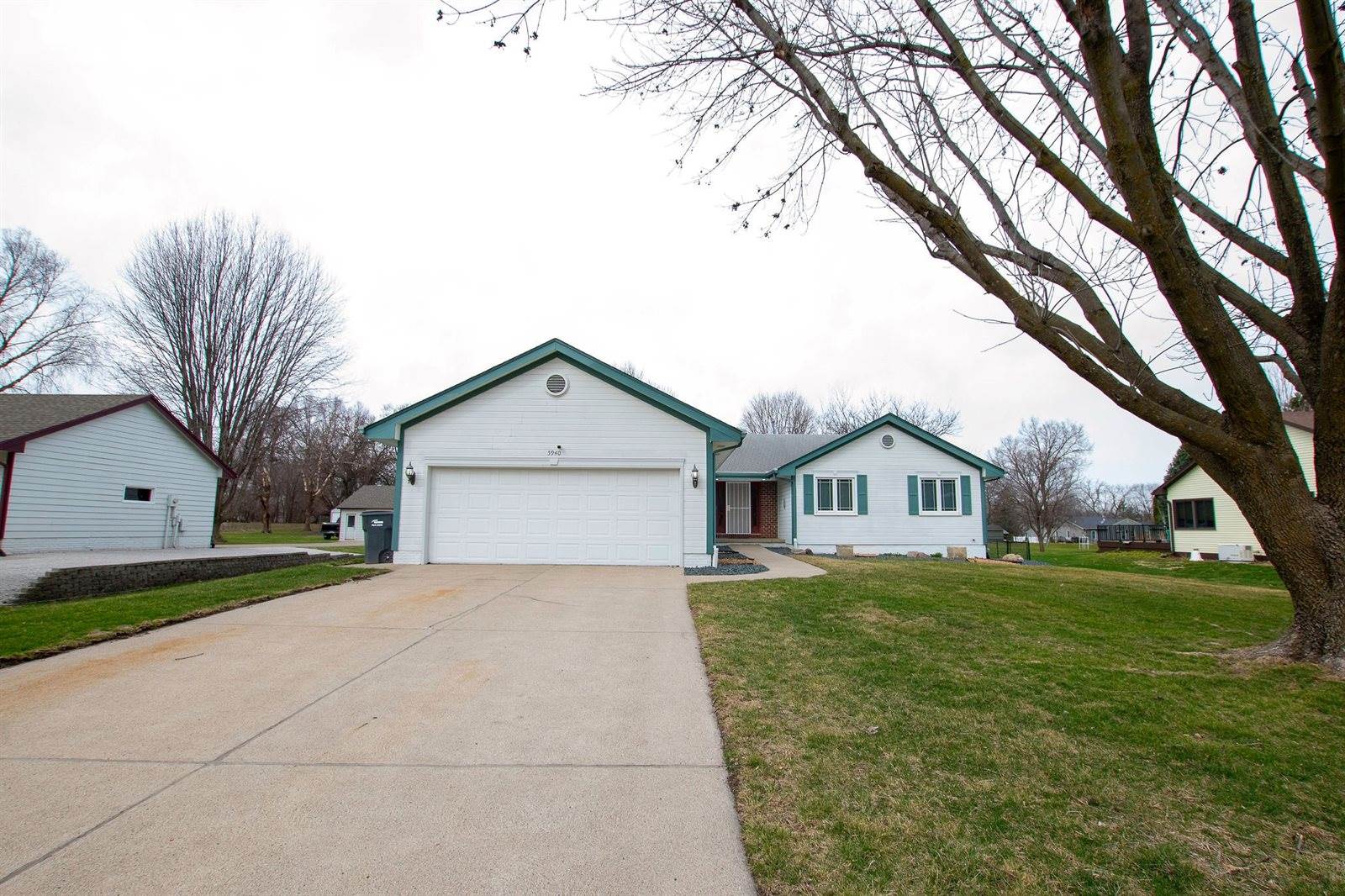 5940 NE 6th Street, Des Moines, IA 50313