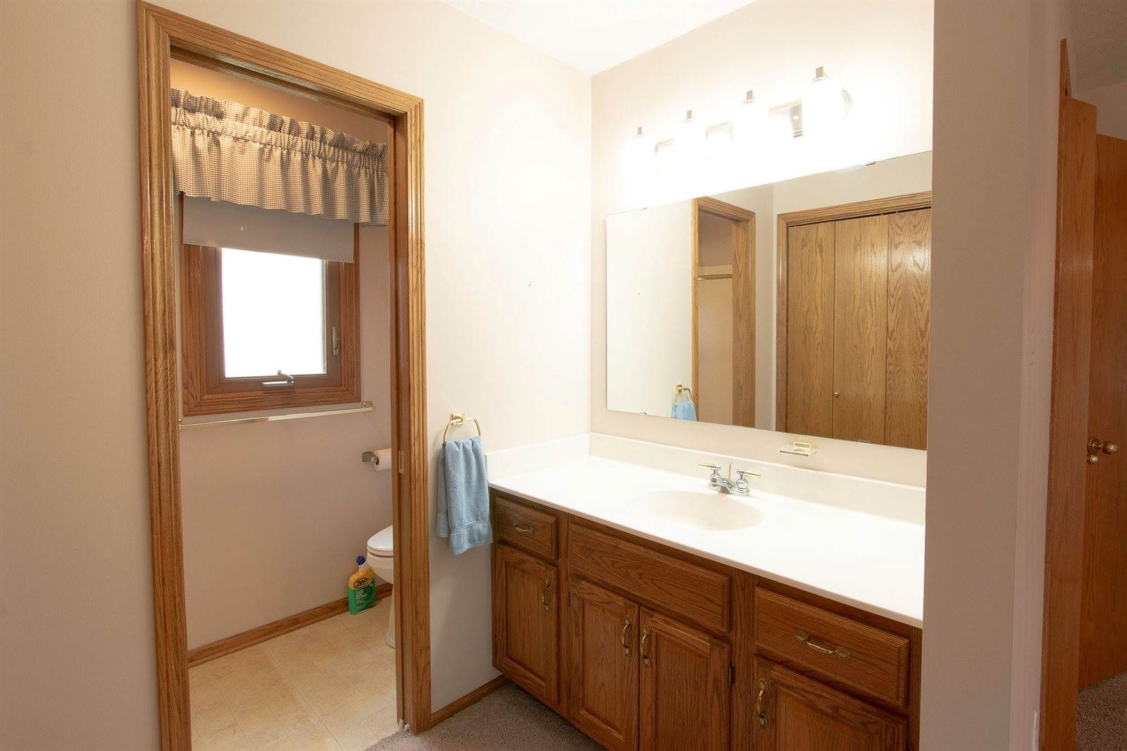 5940 NE 6th Street, Des Moines, IA 50313