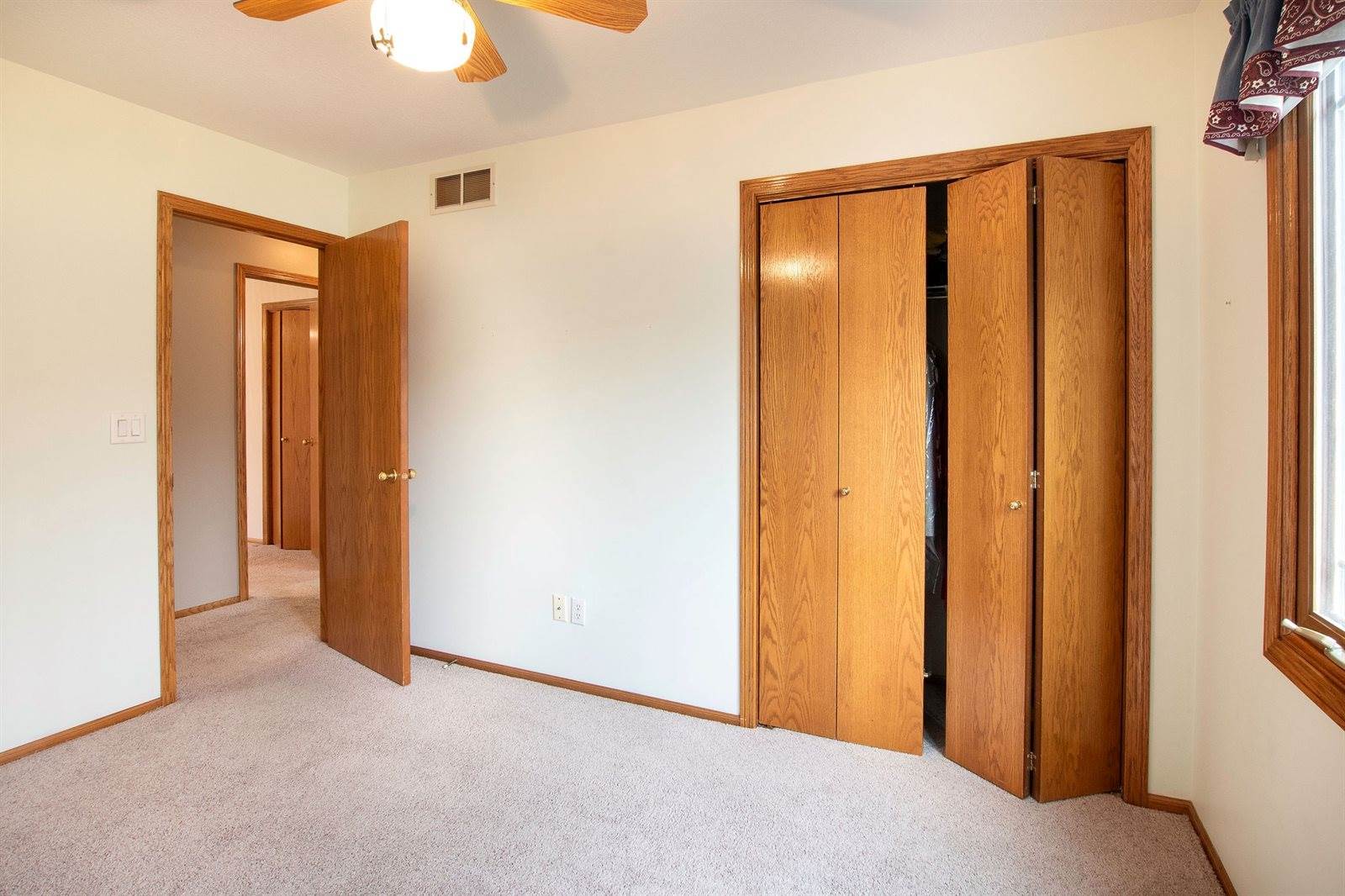 5940 NE 6th Street, Des Moines, IA 50313
