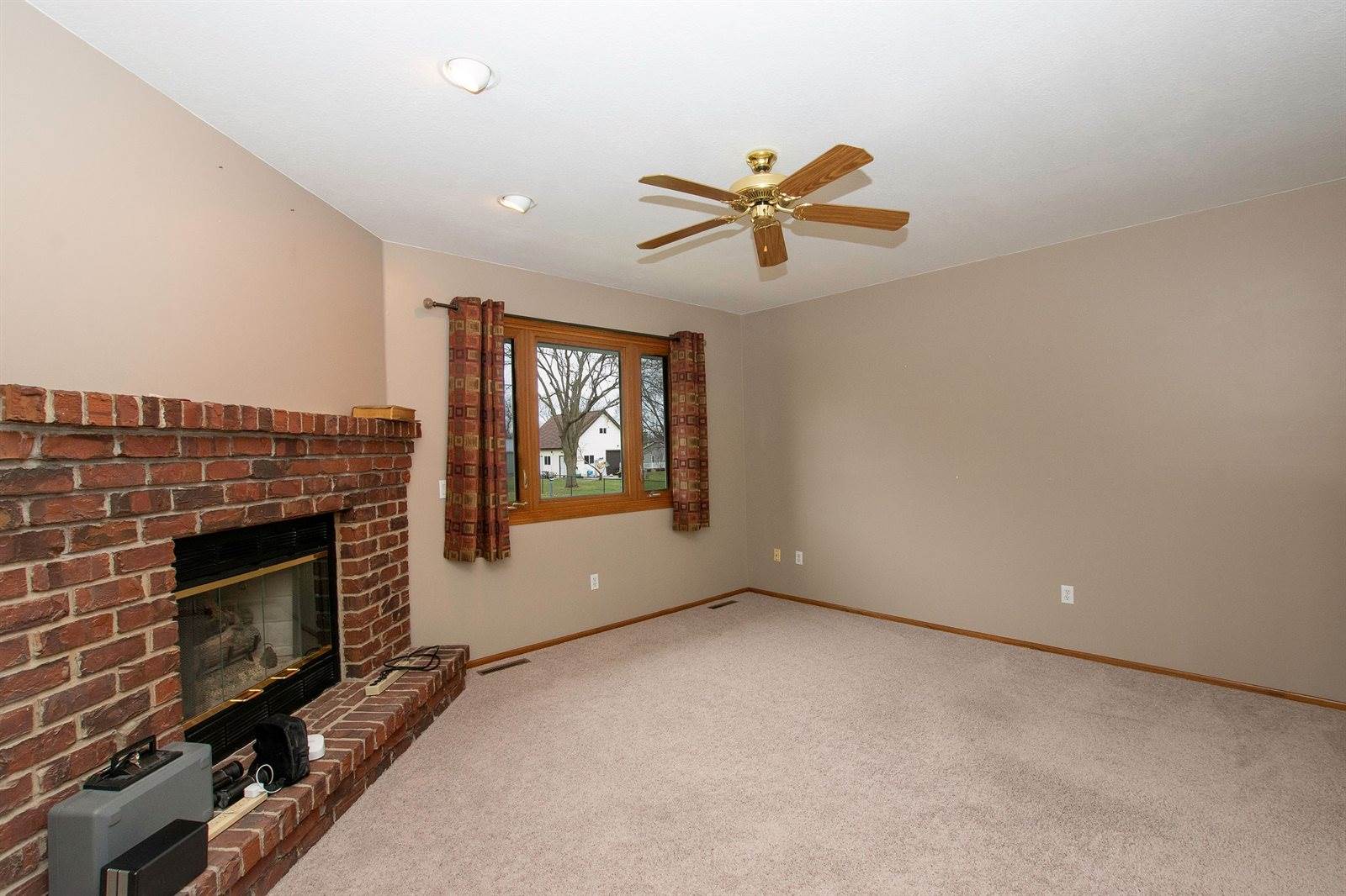 5940 NE 6th Street, Des Moines, IA 50313