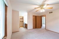 5940 NE 6th Street, Des Moines, IA 50313