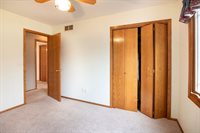 5940 NE 6th Street, Des Moines, IA 50313