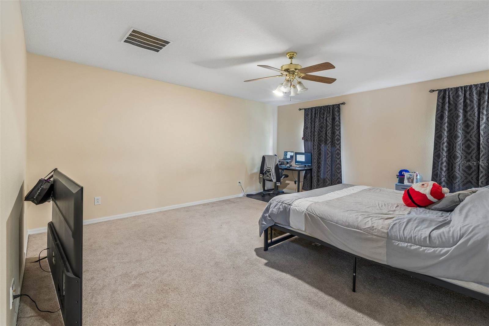 2401 Silvermoss Drive, Wesley Chapel, FL 33544