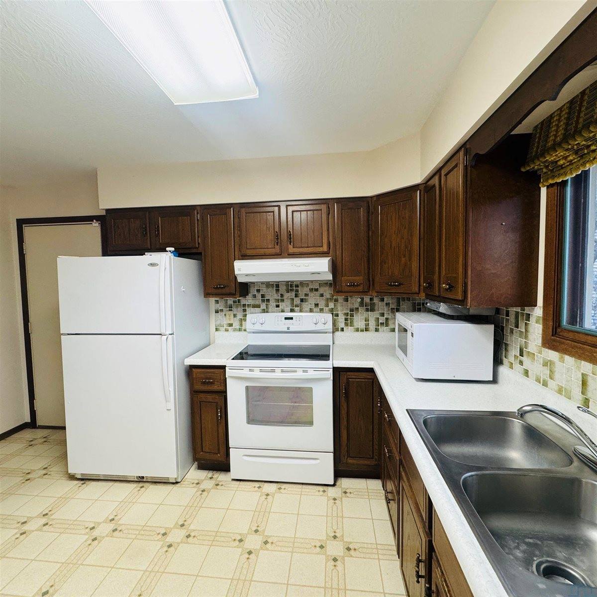 5001 Evergreen Lane, Sioux City, IA 51106