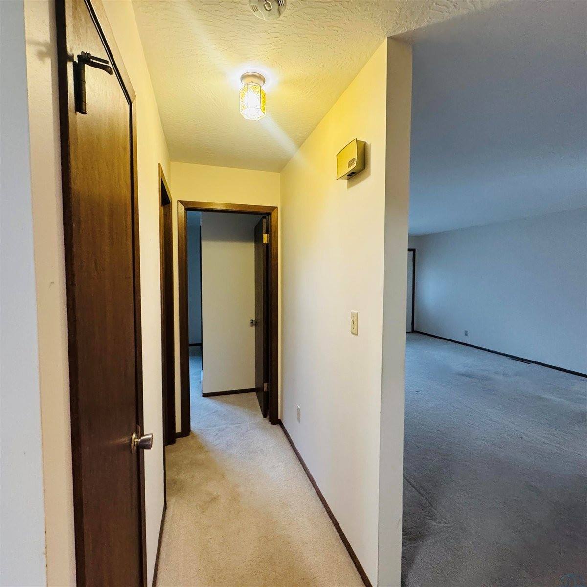 5001 Evergreen Lane, Sioux City, IA 51106