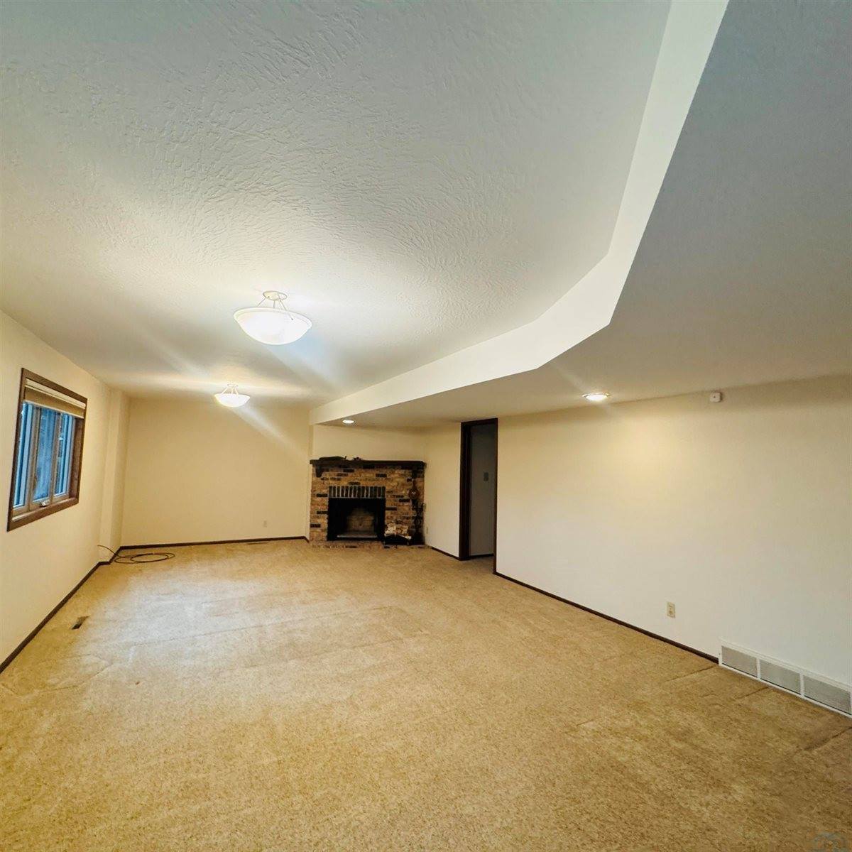 5001 Evergreen Lane, Sioux City, IA 51106