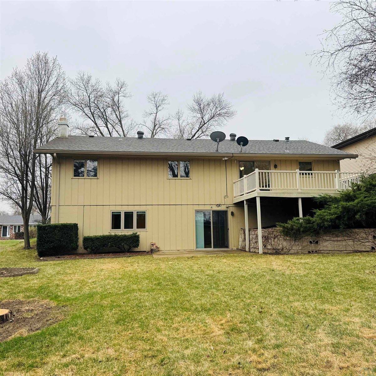 5001 Evergreen Lane, Sioux City, IA 51106