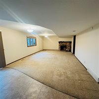 5001 Evergreen Lane, Sioux City, IA 51106