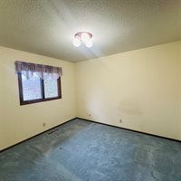 5001 Evergreen Lane, Sioux City, IA 51106