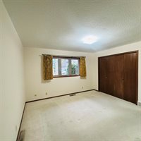 5001 Evergreen Lane, Sioux City, IA 51106