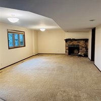 5001 Evergreen Lane, Sioux City, IA 51106