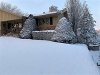 5001 Evergreen Lane, Sioux City, IA 51106