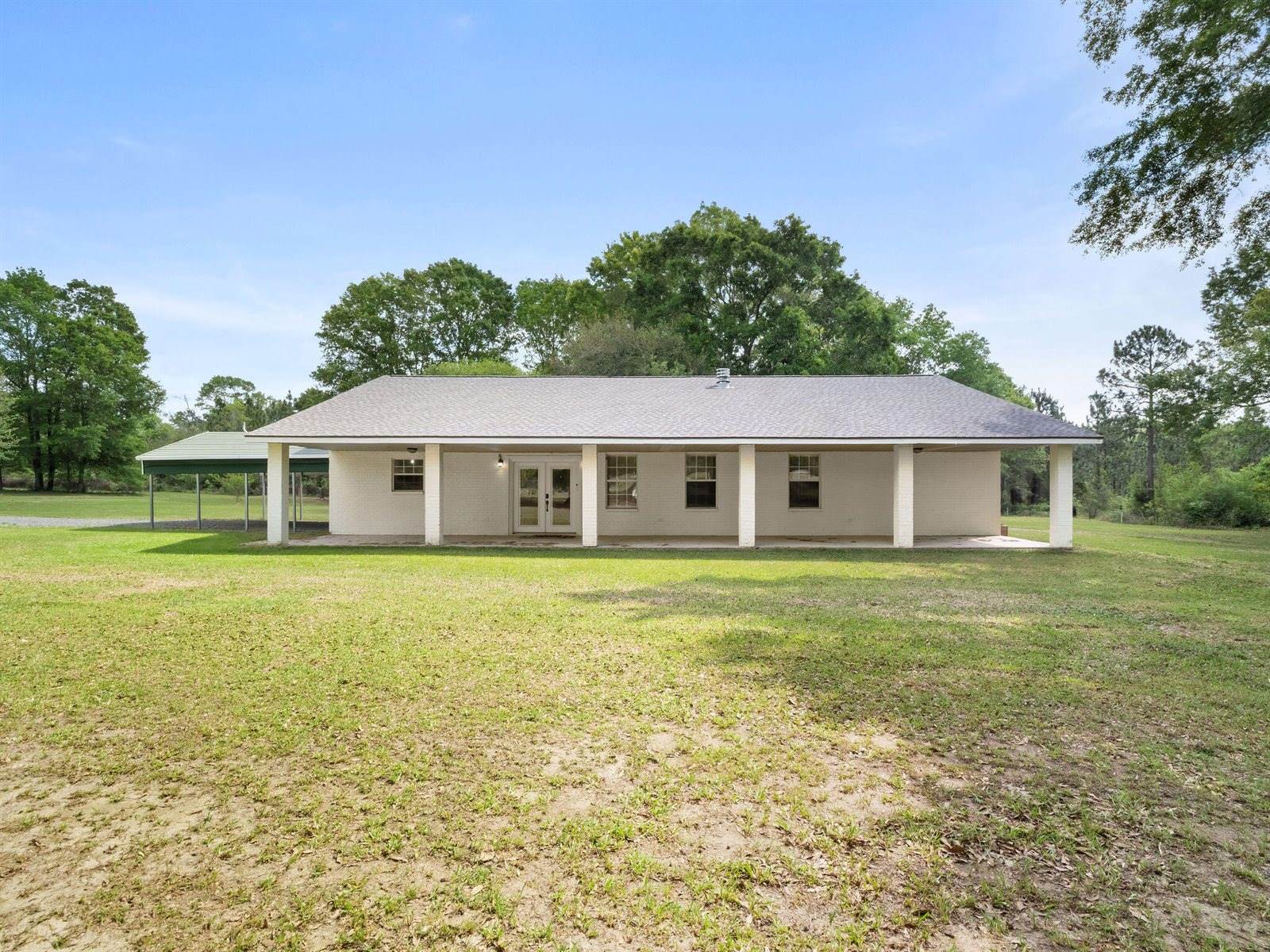 405 Dove Ln, Leesville, LA 71446