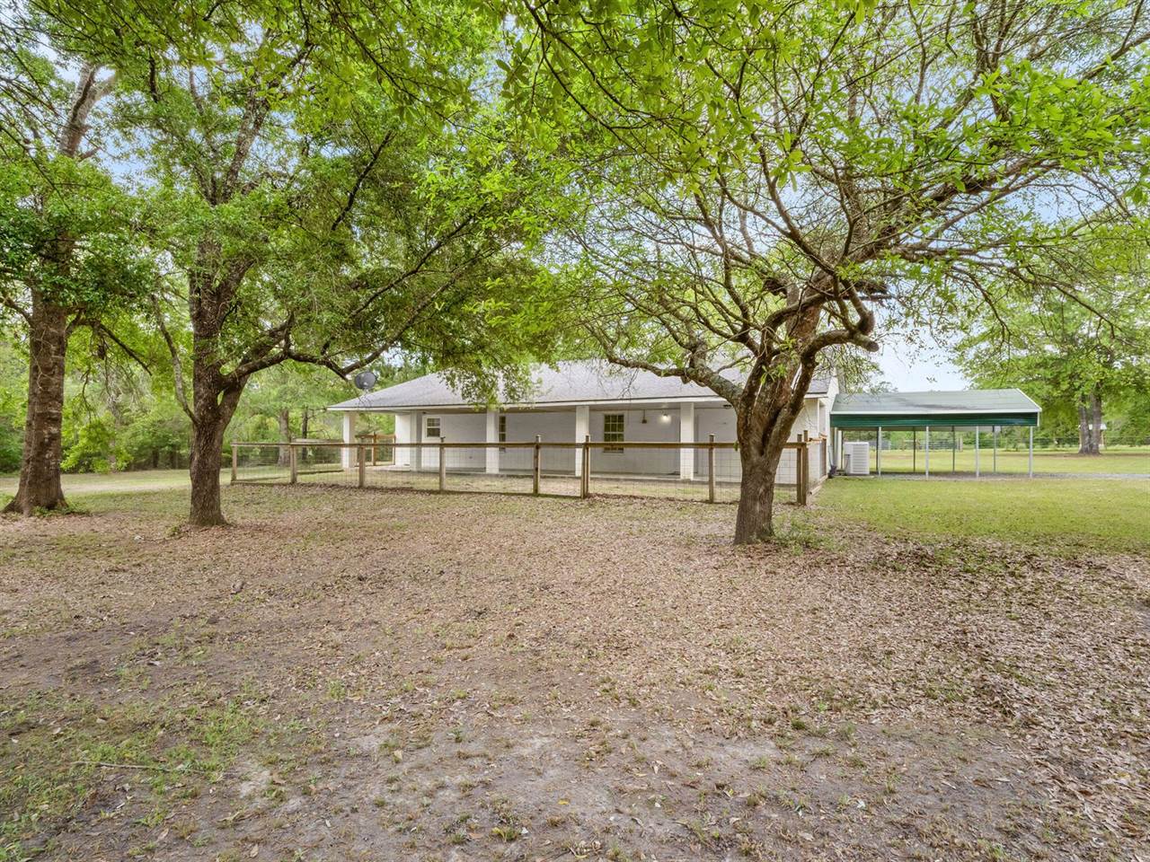 405 Dove Ln, Leesville, LA 71446