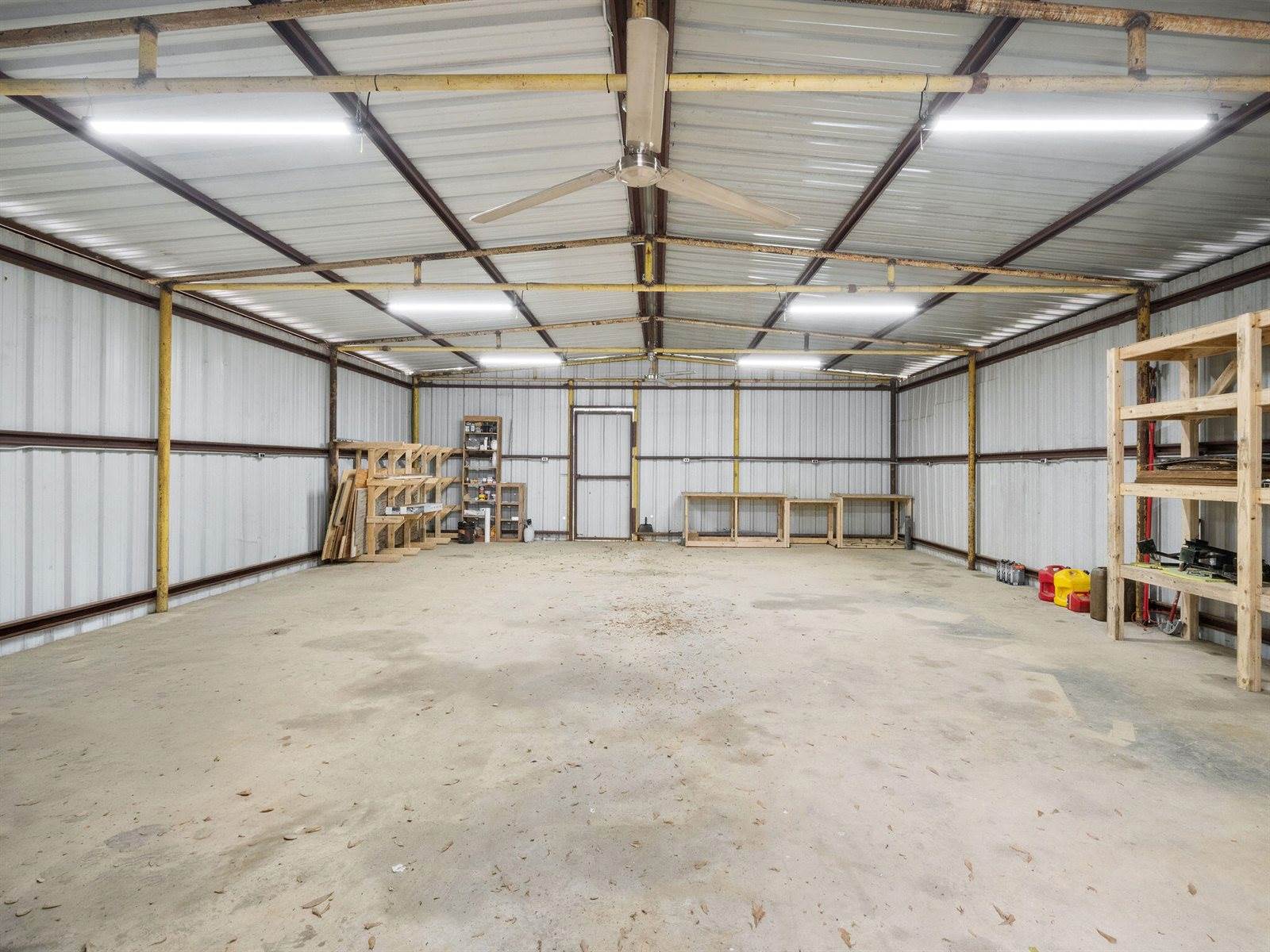 405 Dove Ln, Leesville, LA 71446