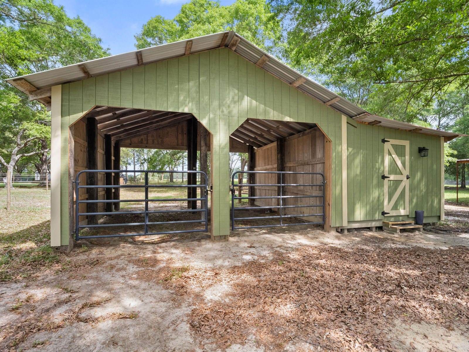 405 Dove Ln, Leesville, LA 71446
