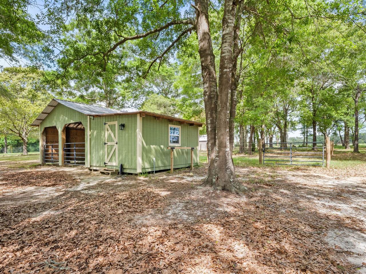 405 Dove Ln, Leesville, LA 71446