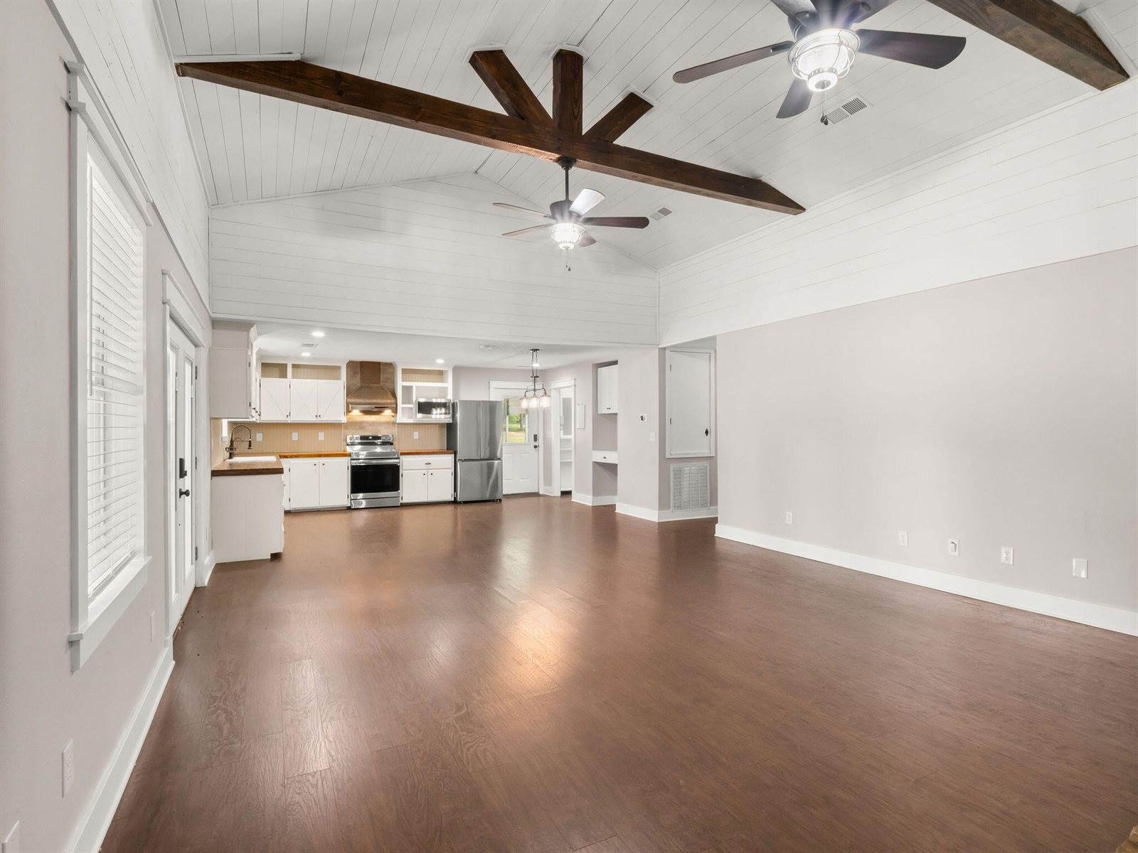 405 Dove Ln, Leesville, LA 71446
