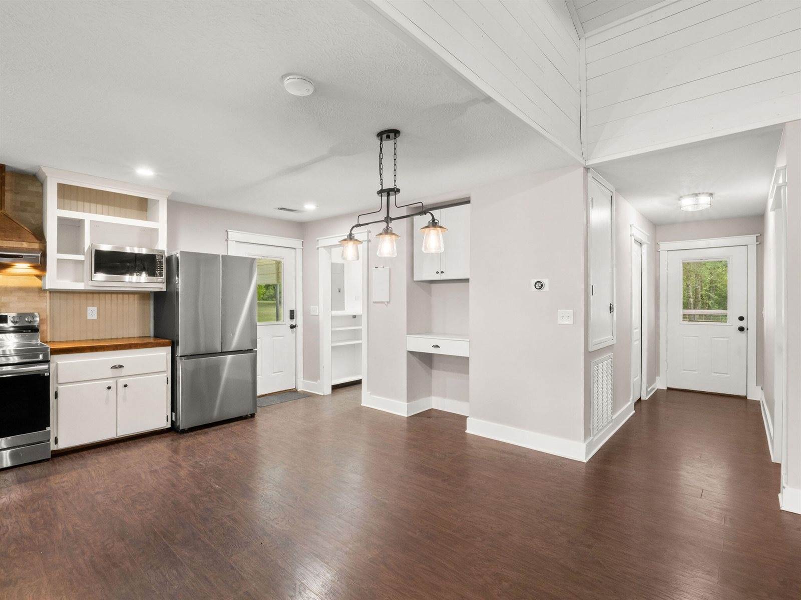 405 Dove Ln, Leesville, LA 71446