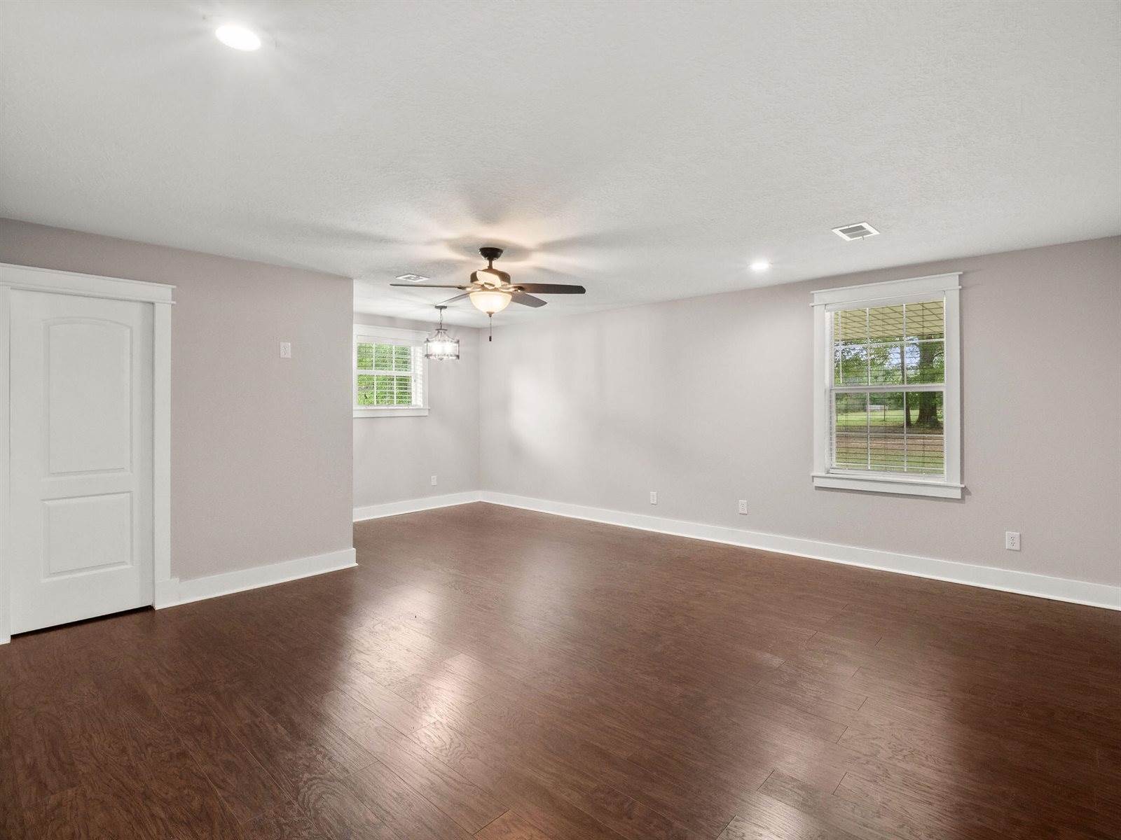 405 Dove Ln, Leesville, LA 71446