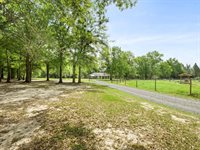 405 Dove Ln, Leesville, LA 71446