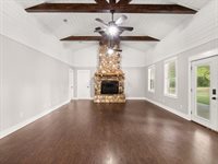 405 Dove Ln, Leesville, LA 71446