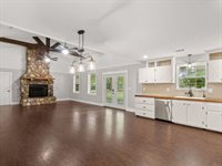 405 Dove Ln, Leesville, LA 71446