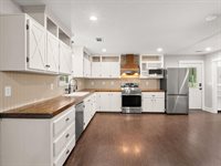 405 Dove Ln, Leesville, LA 71446