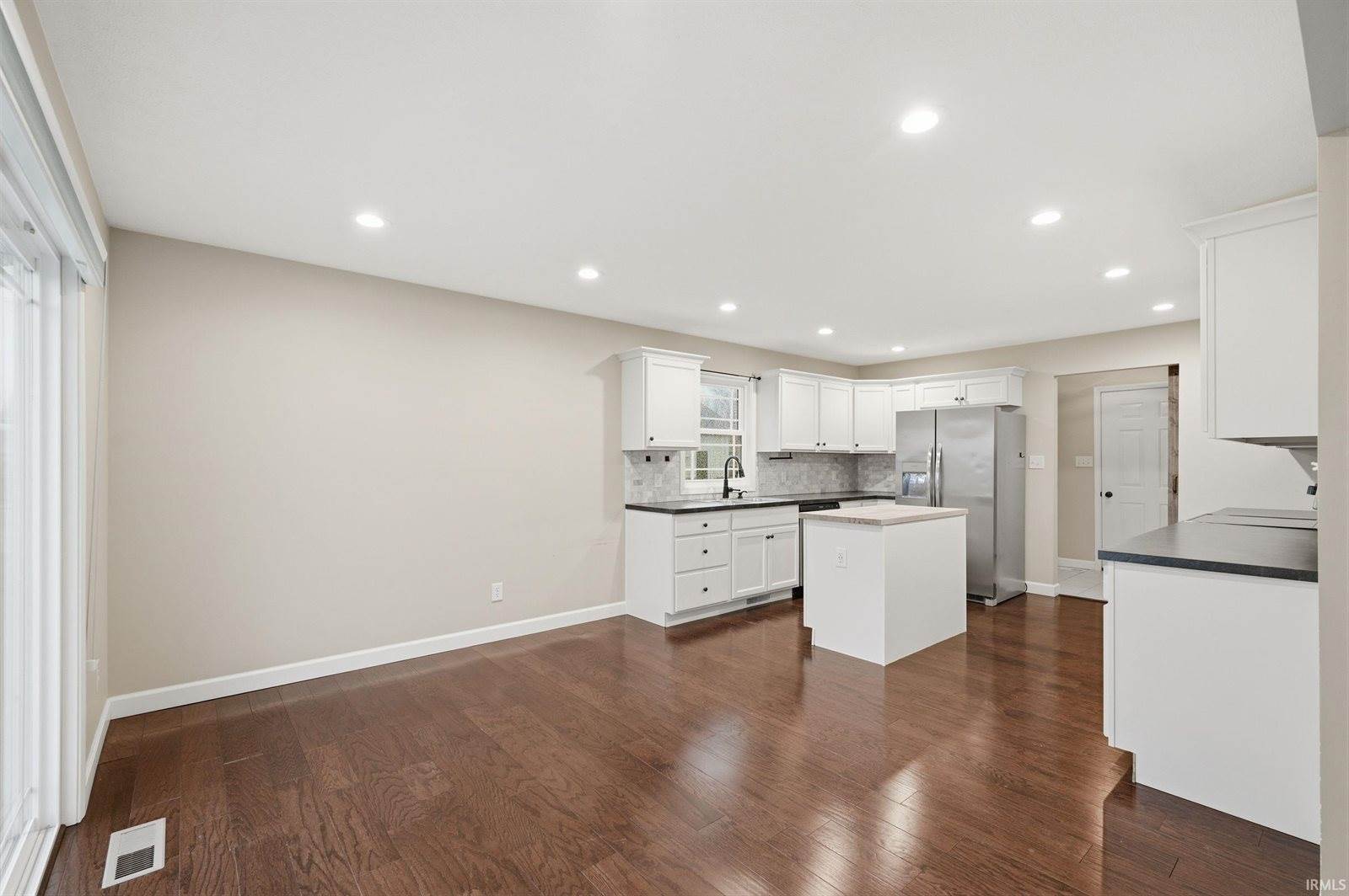 8302 W Ashford Lane, Muncie, IN 47304