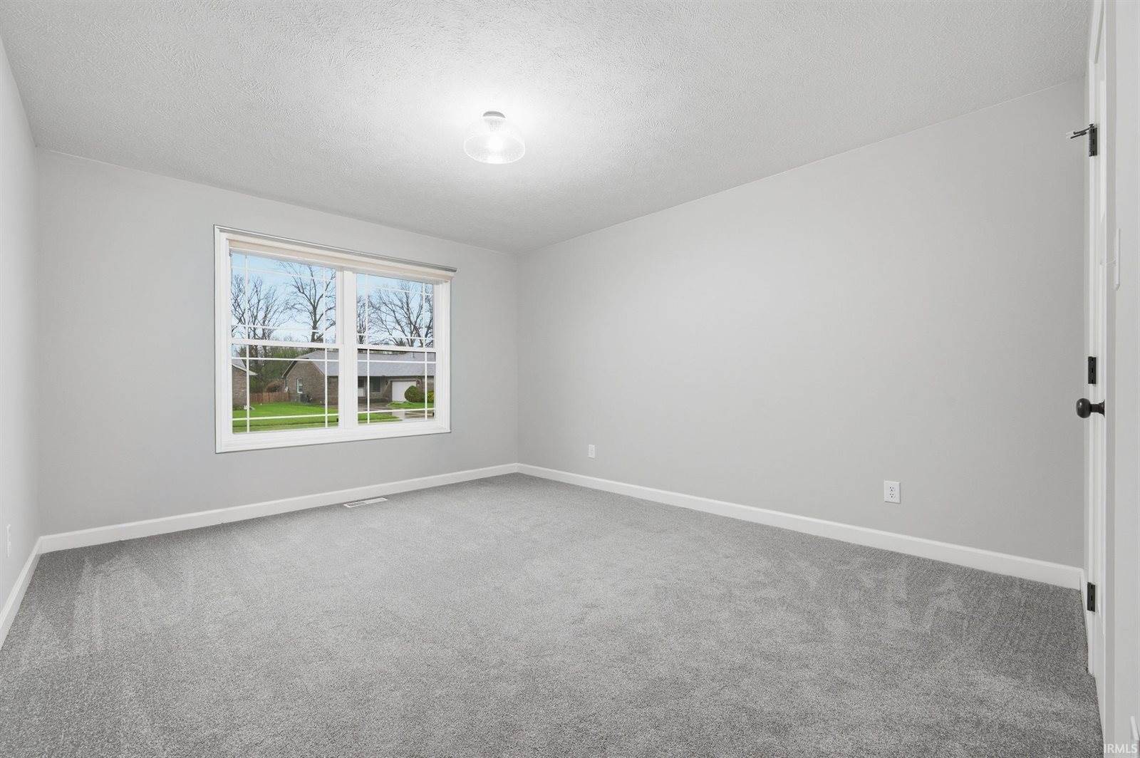 8302 W Ashford Lane, Muncie, IN 47304