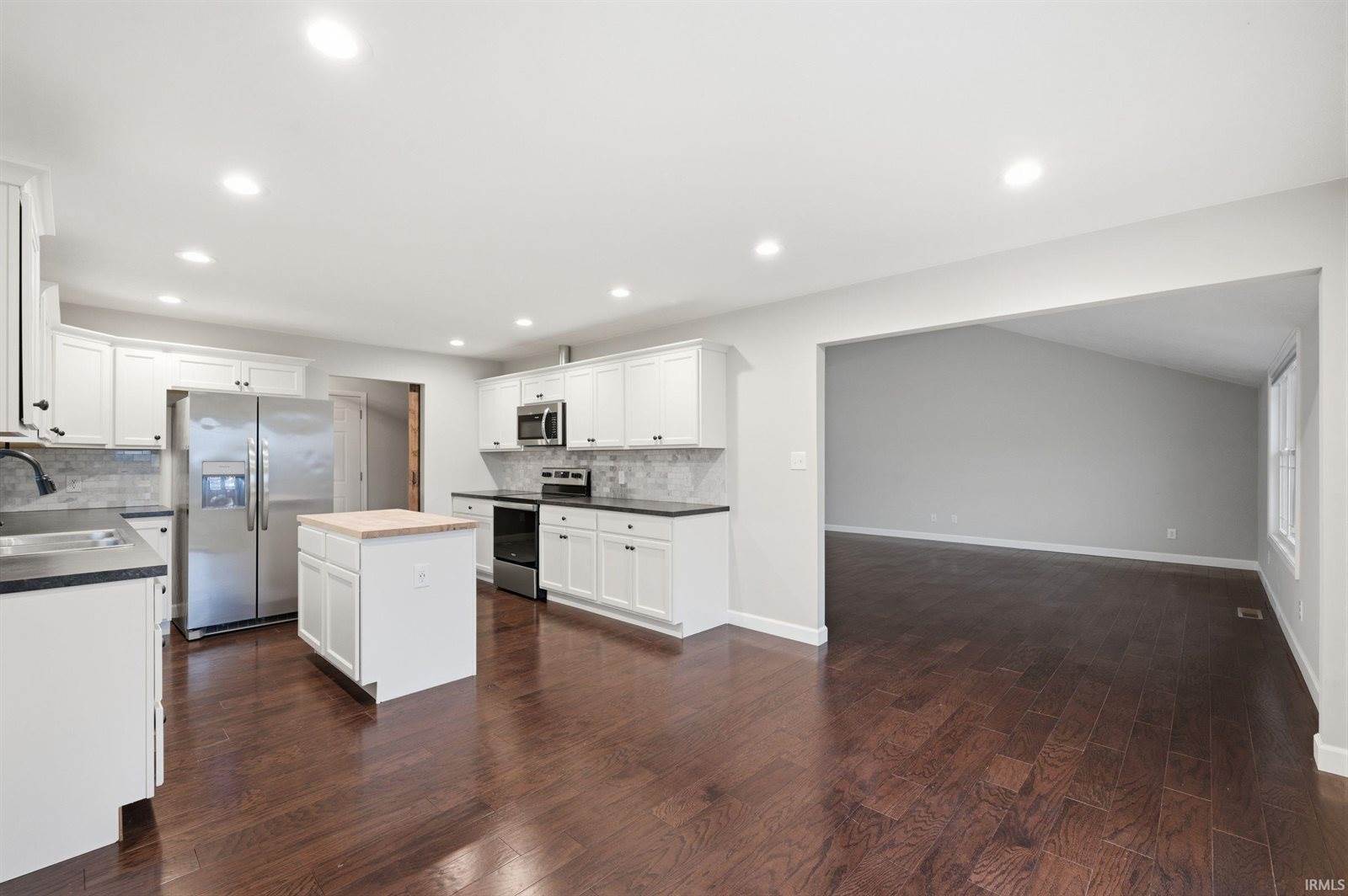 8302 W Ashford Lane, Muncie, IN 47304