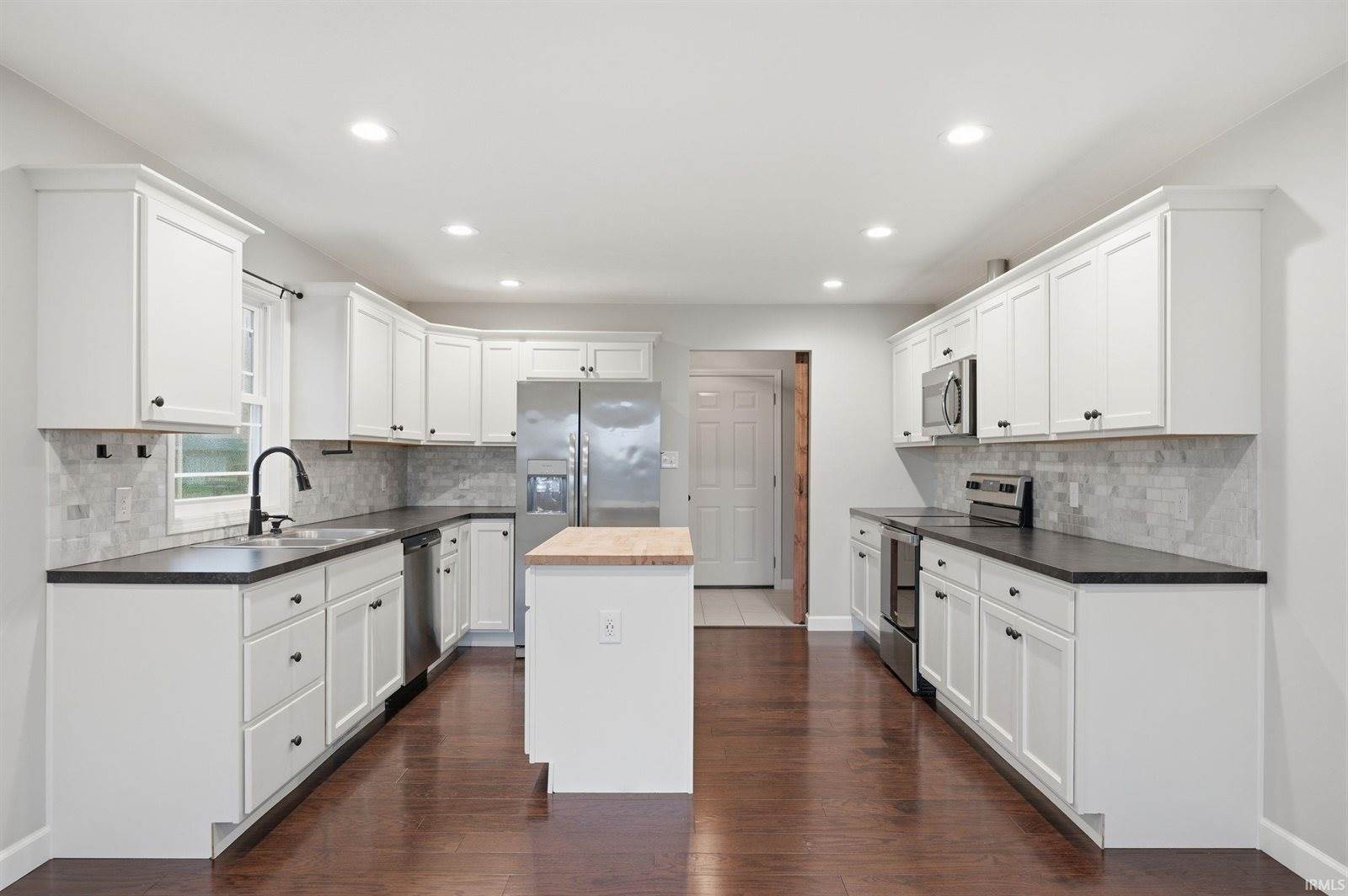 8302 W Ashford Lane, Muncie, IN 47304