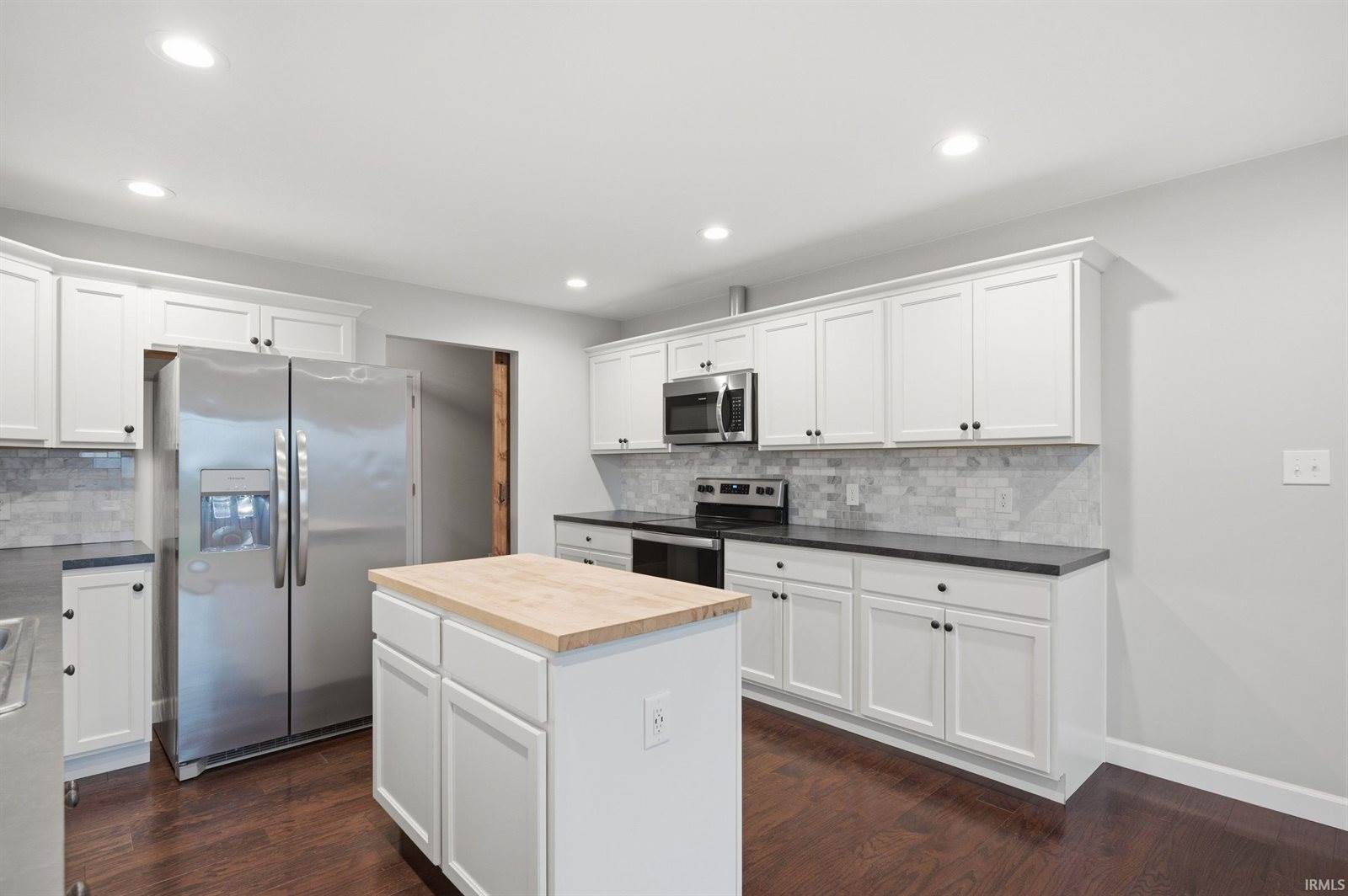 8302 W Ashford Lane, Muncie, IN 47304