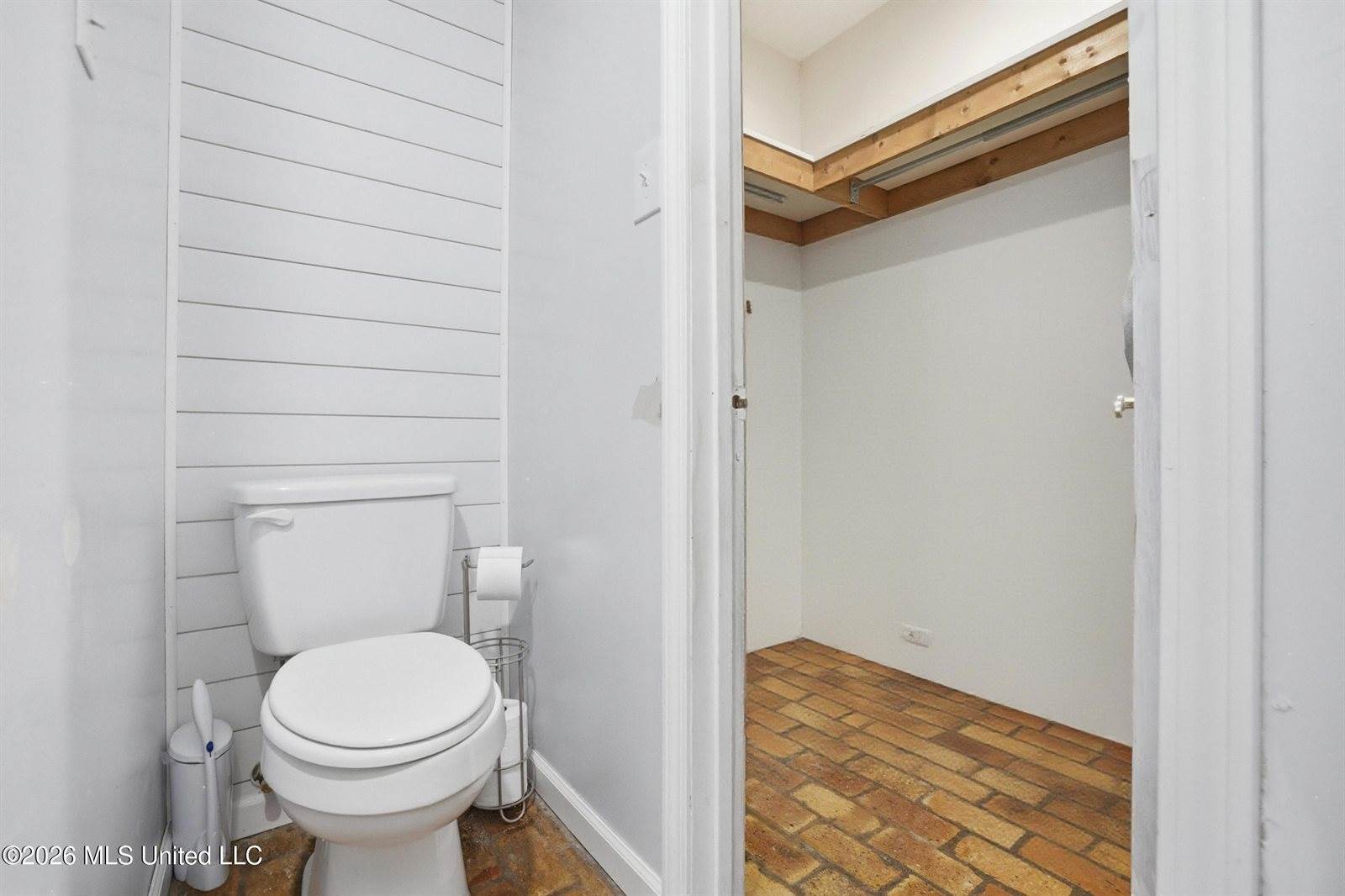 1909 Hemlock Drive, Gautier, MS 39553