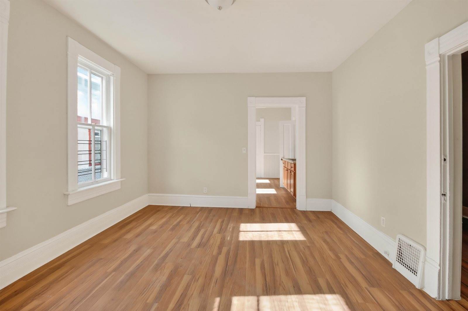 3529 North 11th St, Milwaukee, WI 53206